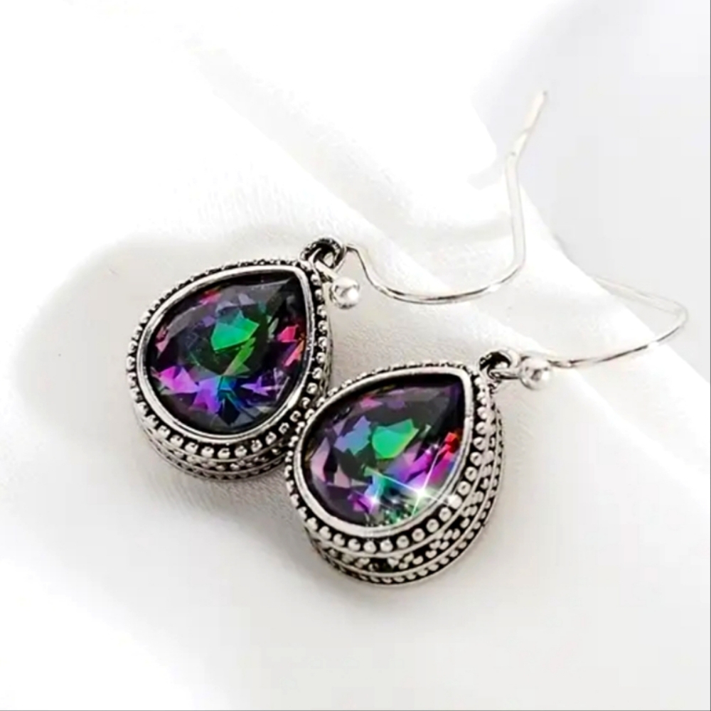 Elegant Teardrop Earrings